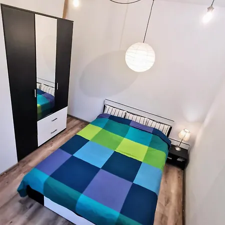 House With A Garden In Pipera וילה בוקרשט