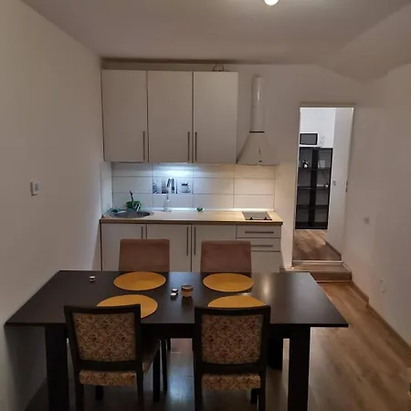 House With A Garden In Pipera וילה *