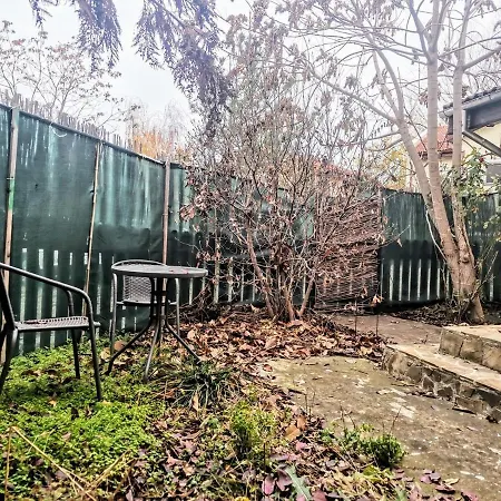 וילה House With A Garden In Pipera