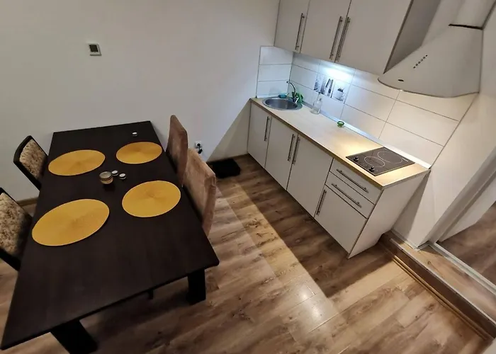 House With A Garden In Pipera * Bukarest