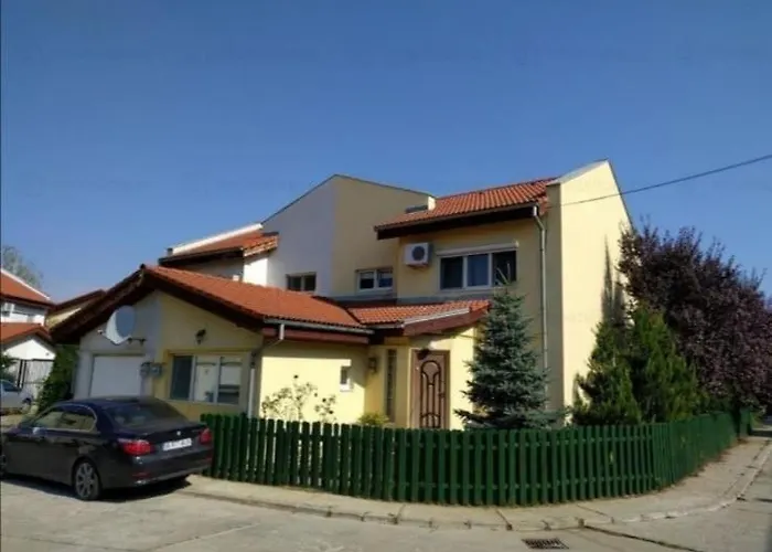 Villa House With A Garden In Pipera *