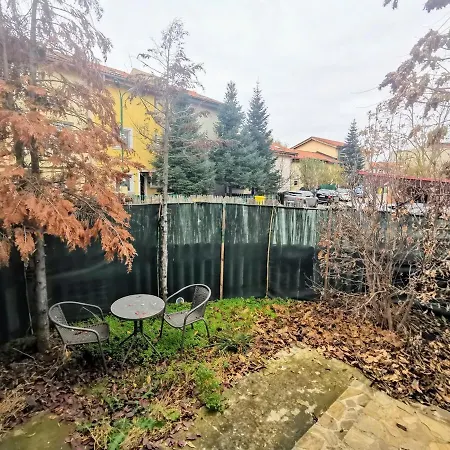 House With A Garden In Pipera 빌라 *